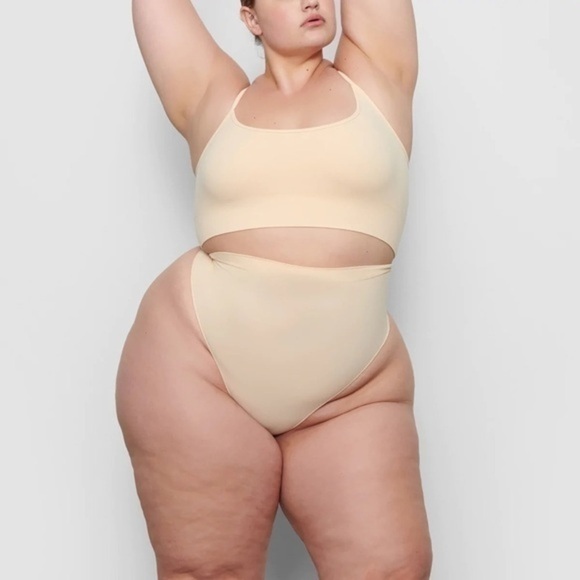 SKIMS sand sculpting mid waist thong xxs/xs. New open box - Picture 1 of 5
